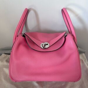 Hermes Lindy 26cm in rose azalee color, evercolor leather w. palladium (silver)